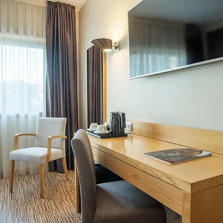Otel Hf Tuela 3*