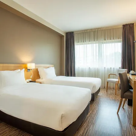 Otel Hf Tuela 3*